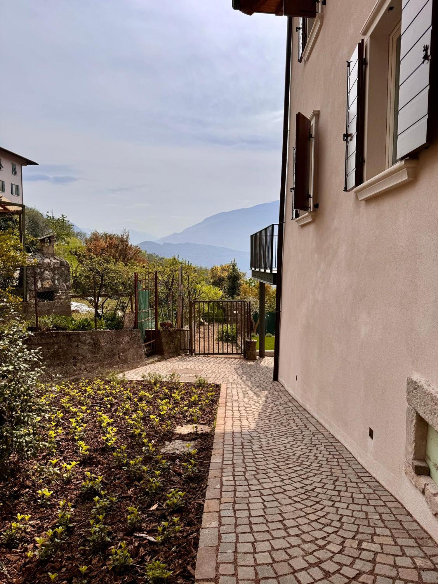 Eco Garda Hill Apartment Tenno Exterior photo